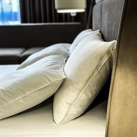 Alexander Luxury Estates Hotell 4*